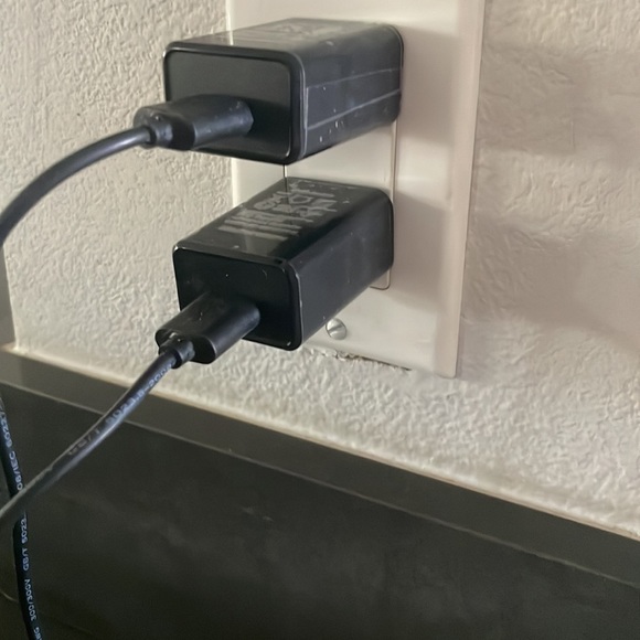 Used once, modern slim lights, USB or plug in 🔌 Touch light with 3 settings - Picture 7 of 7